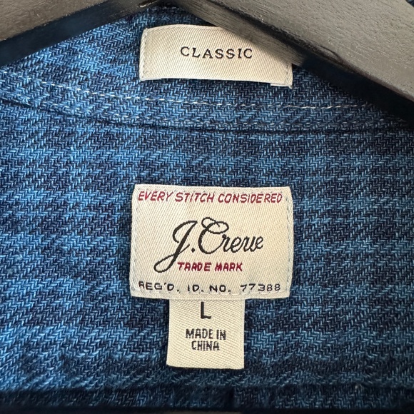 J. Crew Plaid Buttondown Shirt - LIKE NEW 🔥 - Picture 3 of 4